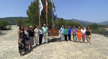 EL GEOPARQUE VILLUERCAS IBORES JARA ESTRENA SU BANDERA AZUL